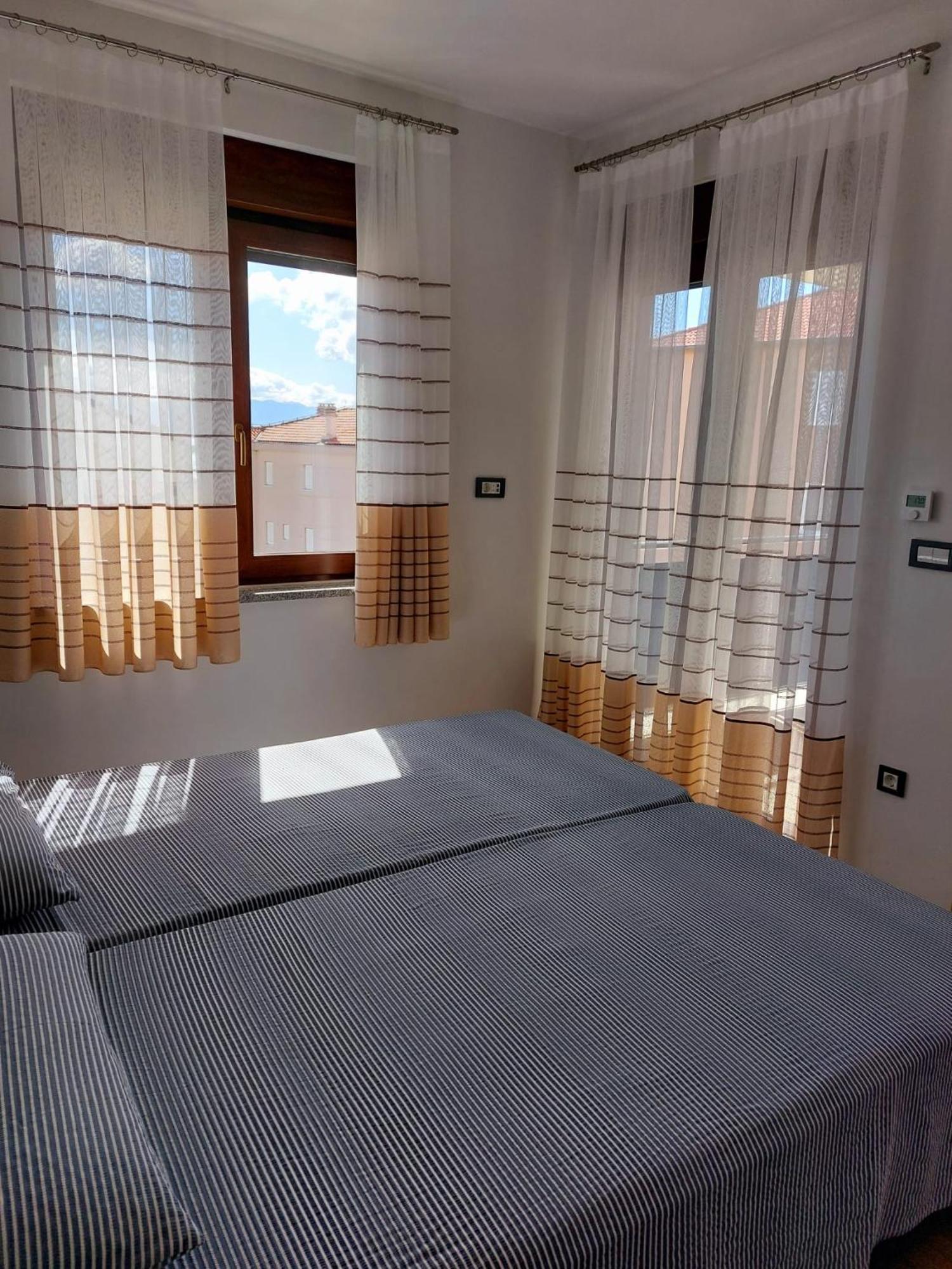 Apartmani Ivana Novi Novi Vinodolski Ngoại thất bức ảnh