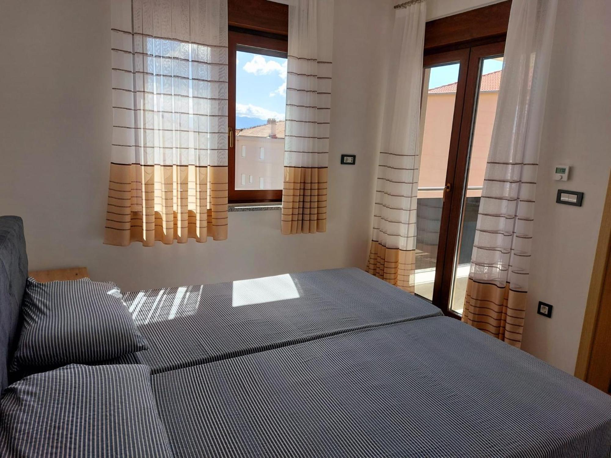 Apartmani Ivana Novi Novi Vinodolski Ngoại thất bức ảnh